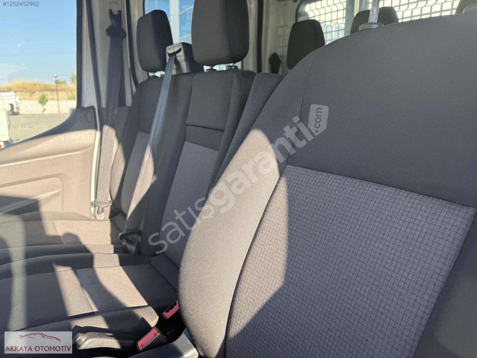 ALİ AKKAYA otomotiv de 350 çift kabin 30 DAKİKAYA KREDİ