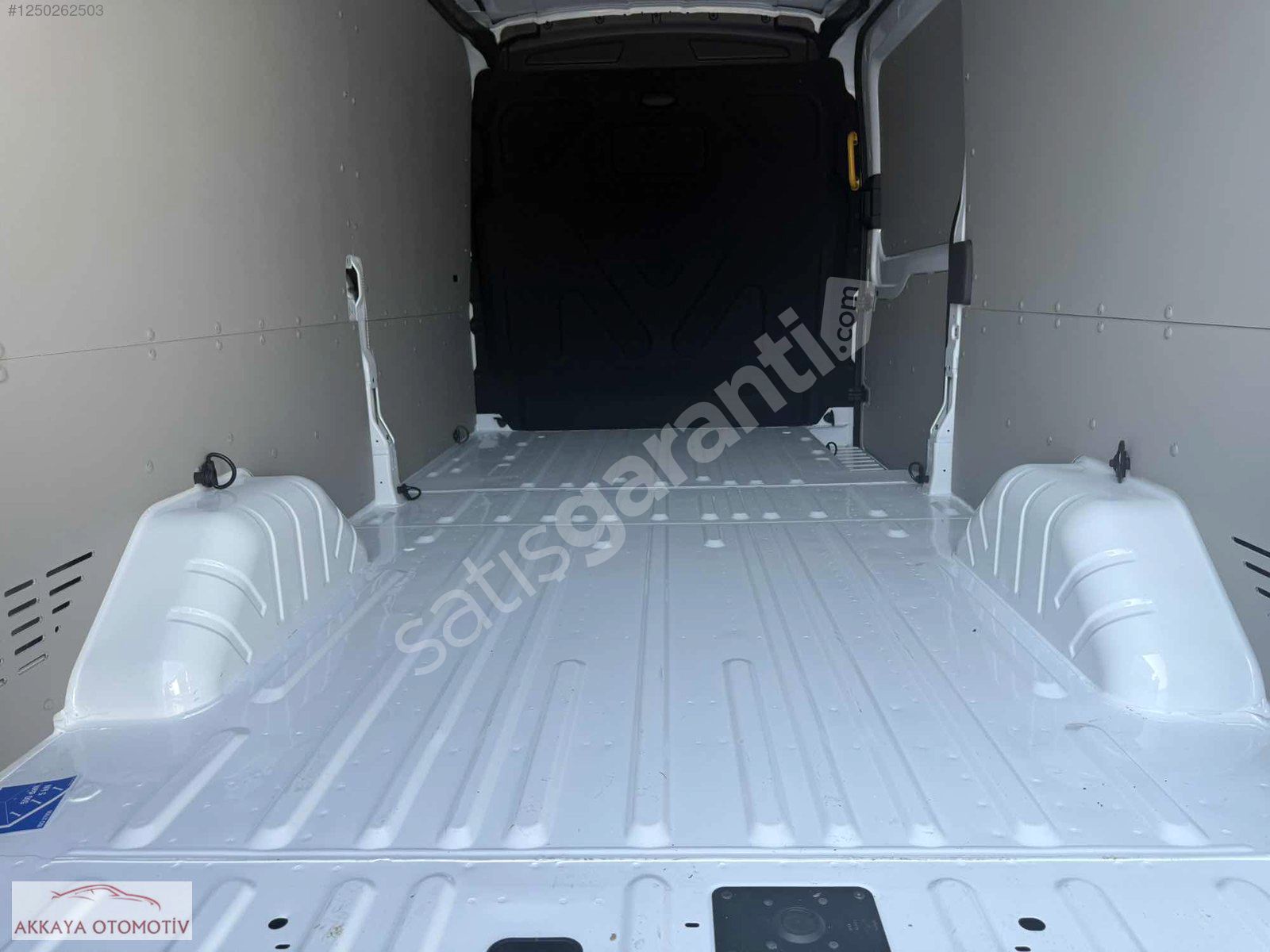 ALİ AKKAYA otomotiv de 350 VAN Sıfır 30 DAKİKAYA KREDİ