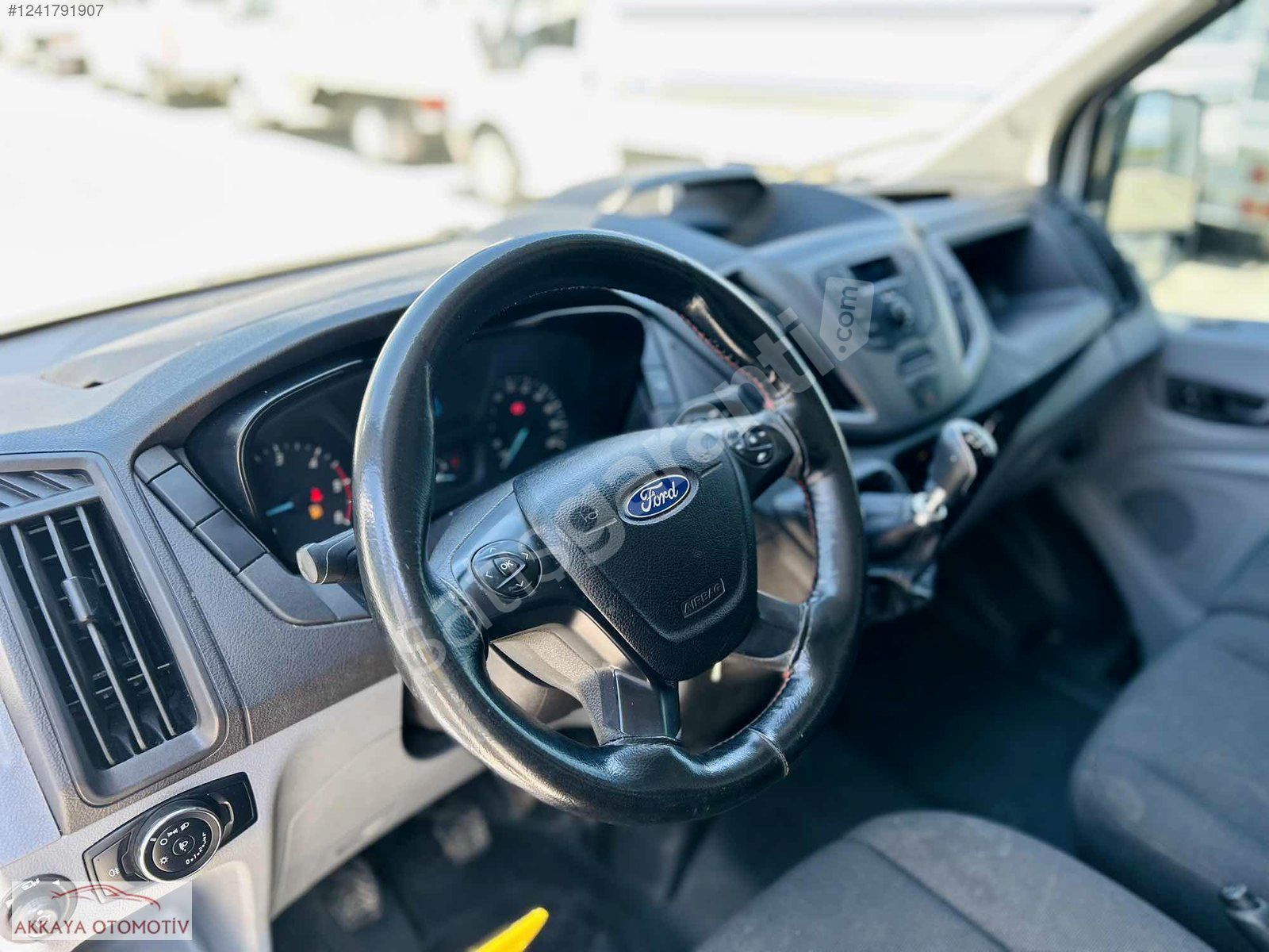 ALİ AKKAYA OTOMOTİV'DEN 2019 MODEL 350L VAN 30DK KREDİ