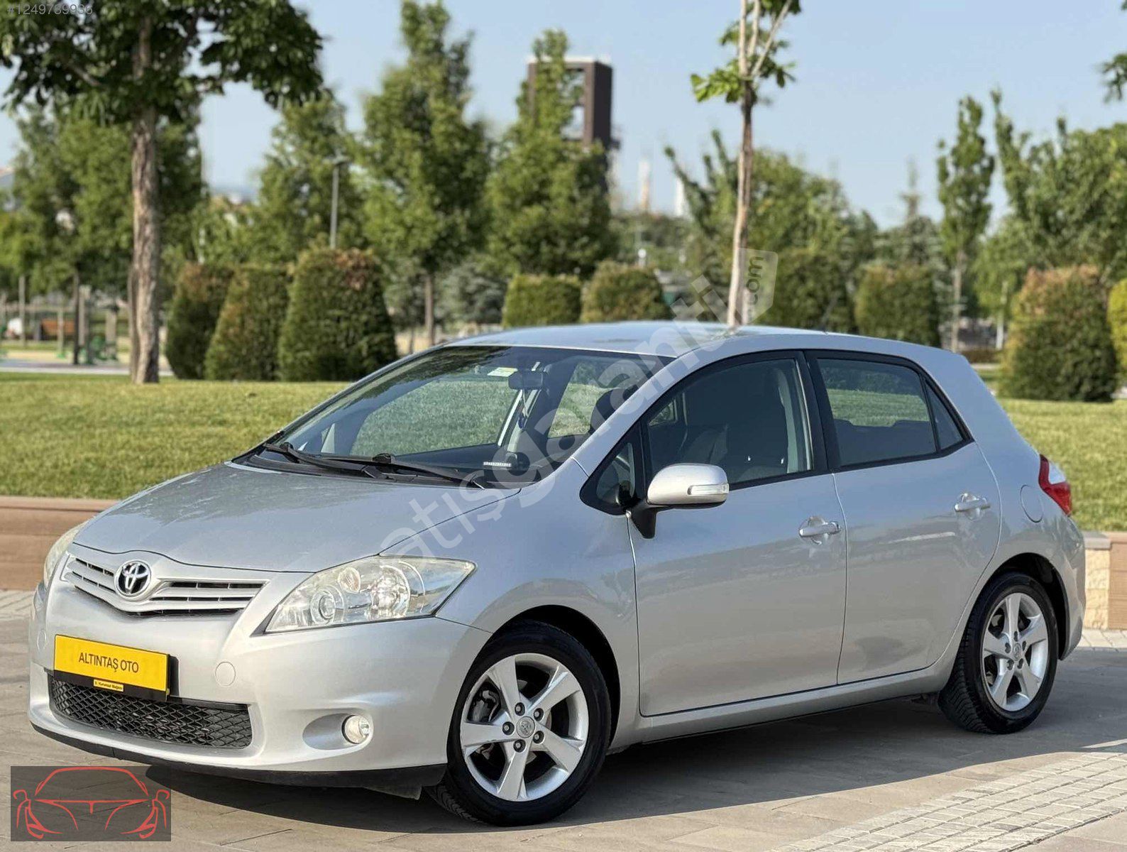 TOYOTA AURİS TAM OTOMATİK HATASIZ BOYASIZ ORJİNAL 175bin KM