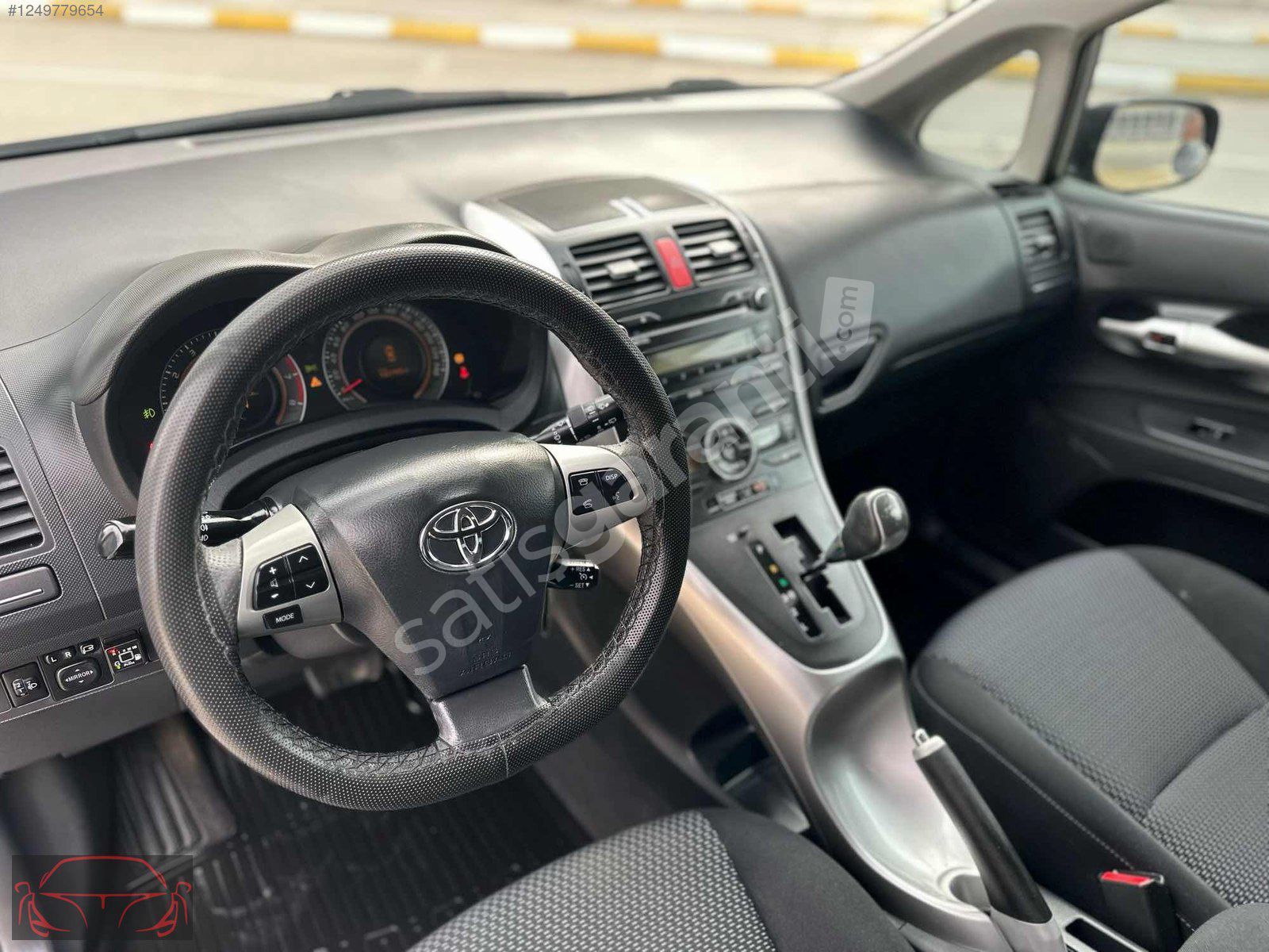 AURİS TAM OTOMATİK 140 bin KM HATASIZ BOYASIZ TRAMER YOK