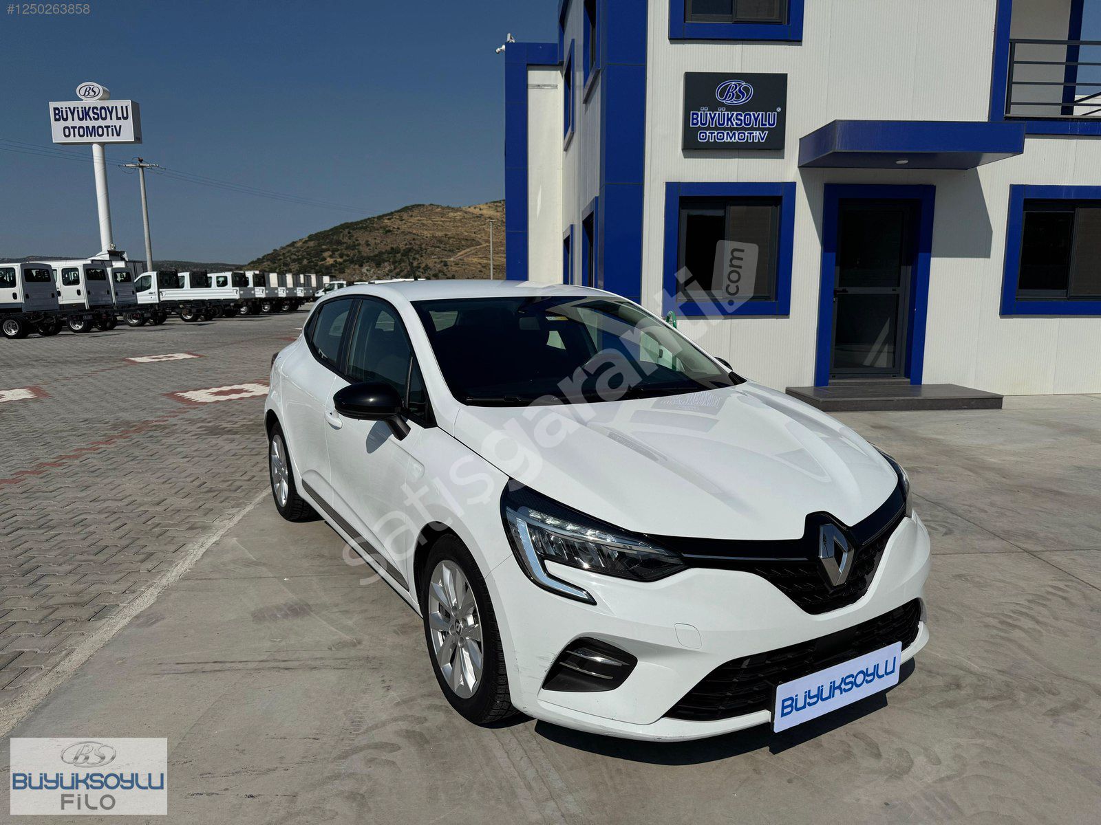 BÜYÜKSOYLU FİLO/2022 MODEL RENAULT CLİO 1.0 TCE OTOMATİK TOUCH