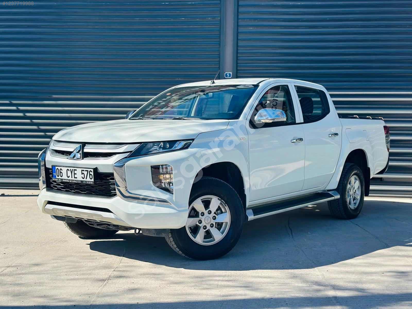 HAKKI OTO'DAN HATASIZ 2021 4*4 MANUEL MITSUBISHI L200
