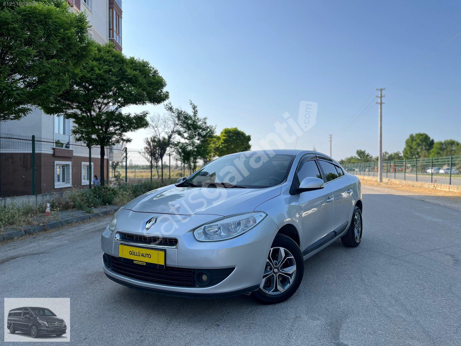 GÜLLÜ OTODAN 2012 FLUENCE 1.5DCİ KARTA 12 TAKSİT ELDEN TAKSİT