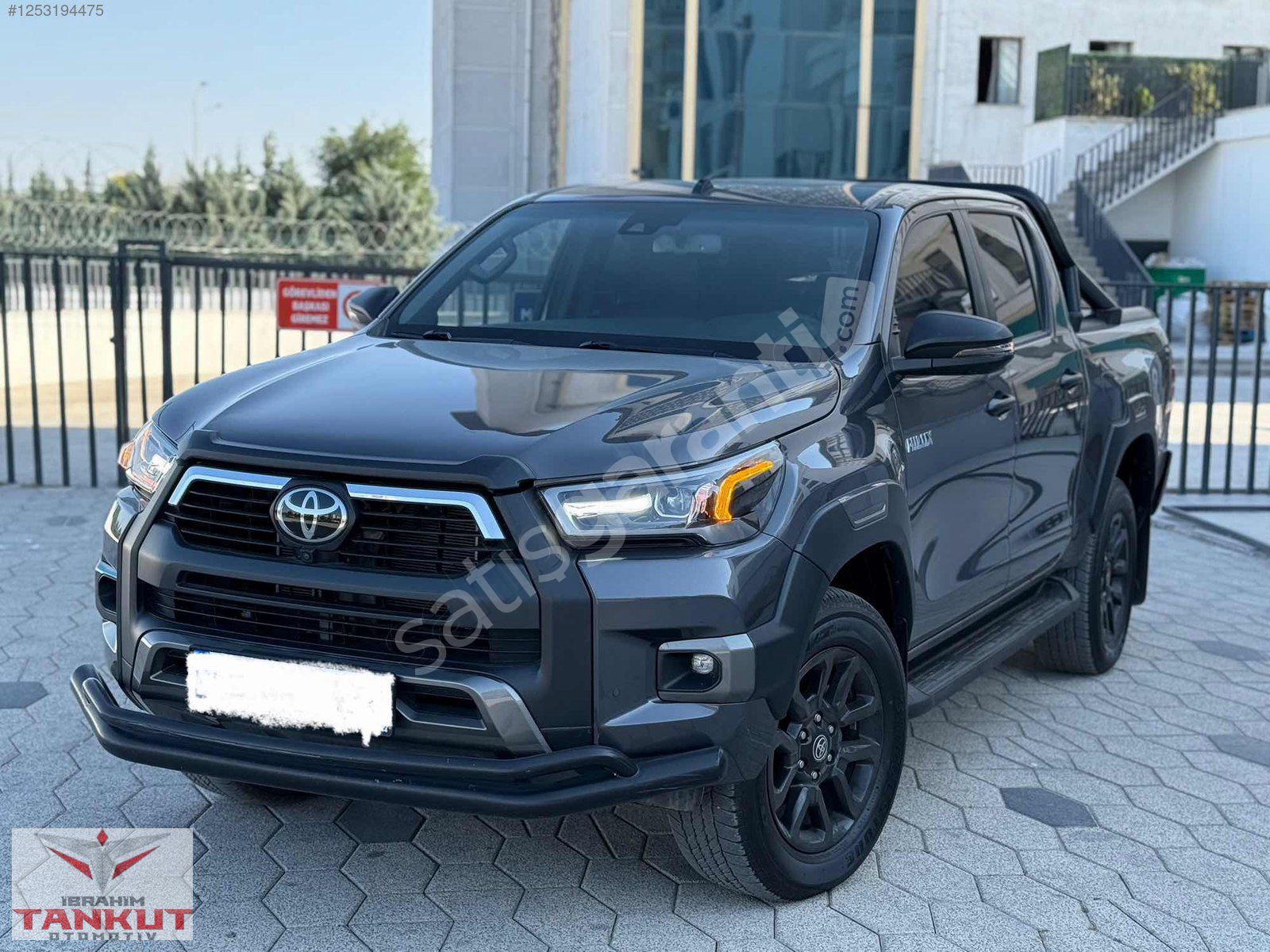 İBRAHİM TANKUT OTOMOTİV'den TOYOTA Hİ-LUX İNVİNCİBLE 4X4