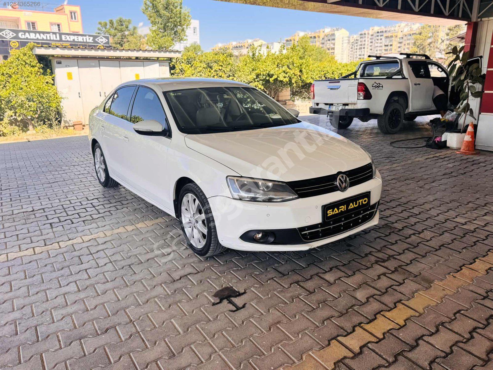 SARI AUTODAN HATASIZ JETTA
