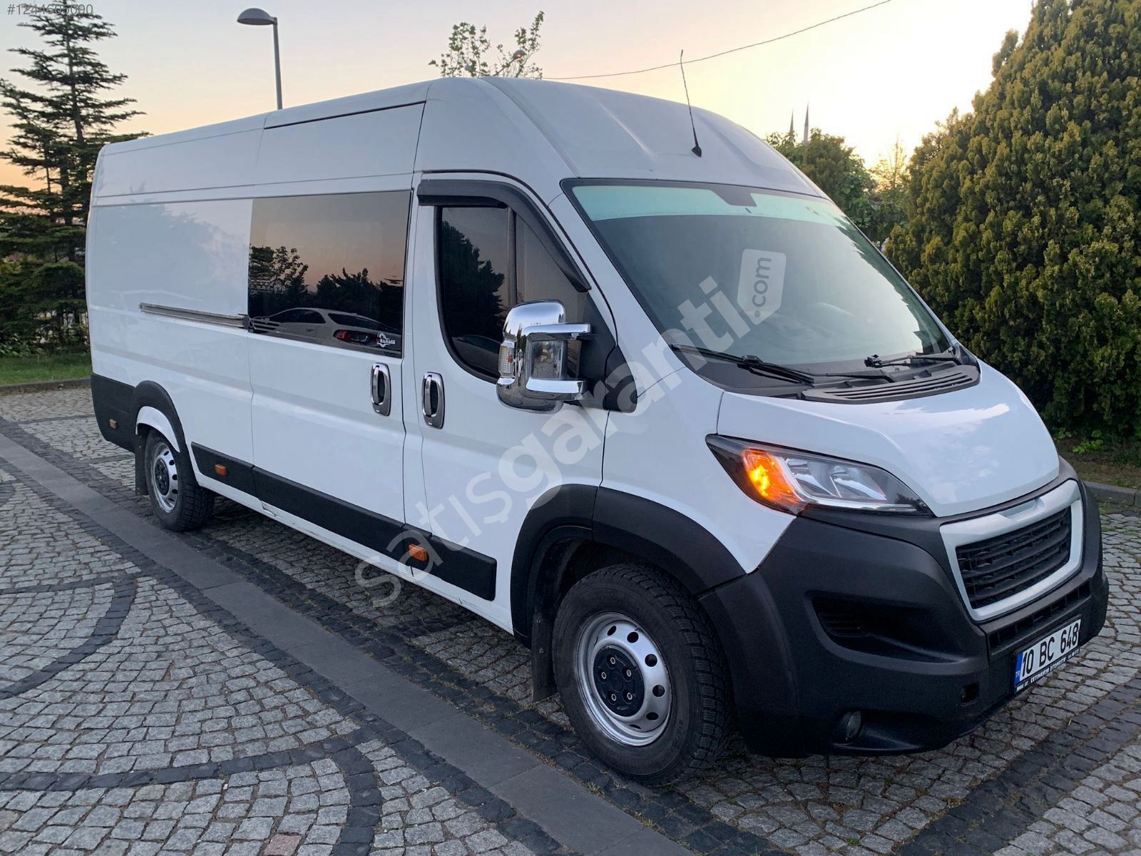 SAHİBİNDE 15 m ĶÜP ORJİNAN KM FUL BAKIMLI 2.2 MOTOR 130 LUK