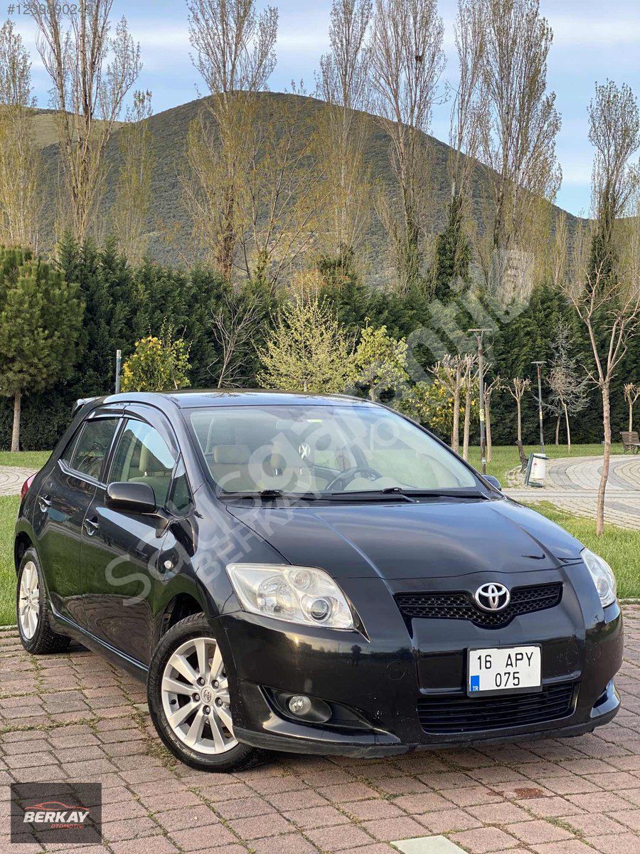 BERKAY OTOMOTİV TOYOTA AURİS 1.6 BENZİN-LPG OTOMATİK VİTES