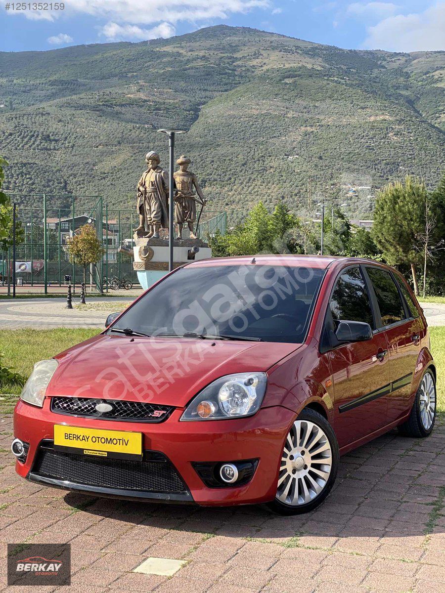 BERKAY OTOMOTİV FORD FIESTA 1.4 COMFORT 140.000 KM BOL EKSTRALI
