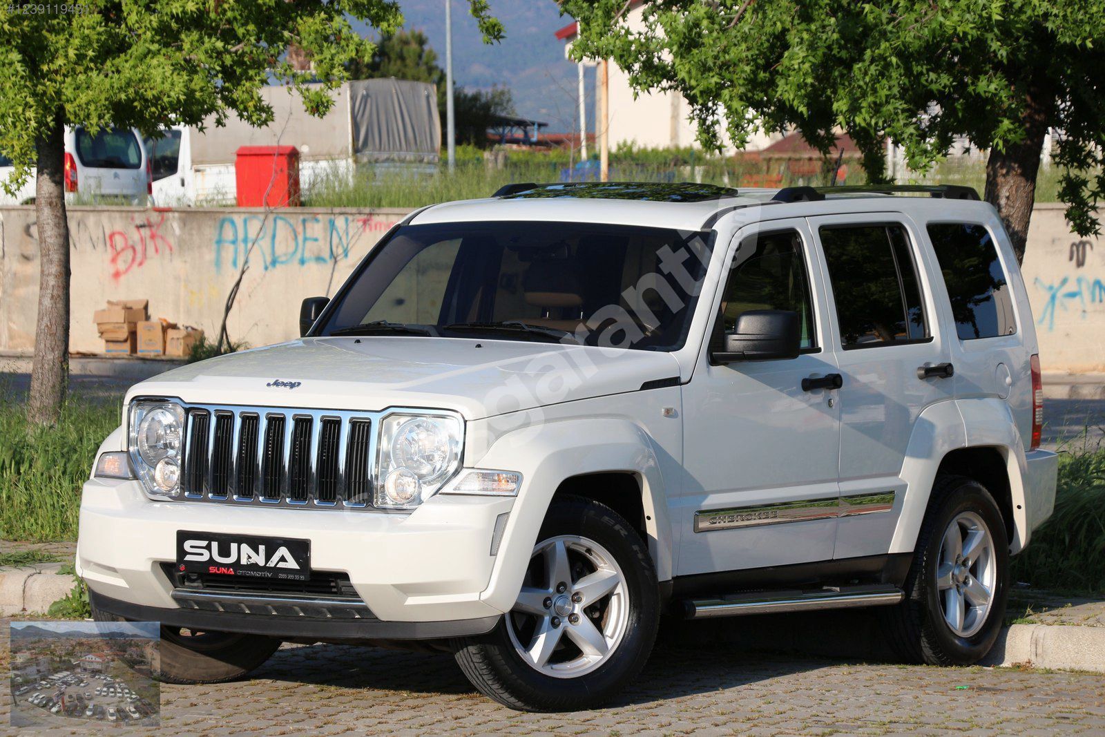 BOYASIZ 2011 JEEP CHEROKEE 2.8CRD LİMİTED 200 HP SUNROOF OTMTK