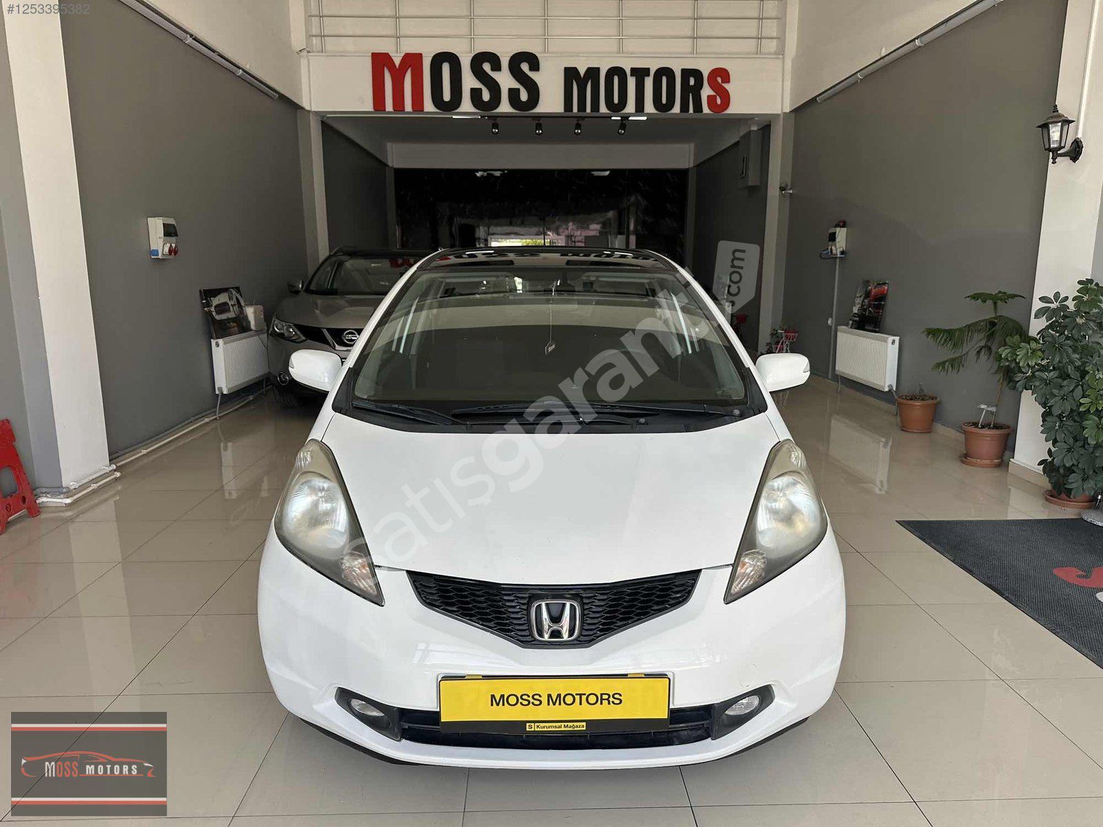 2011 MASRAFSIZ CAM TAVANLI FULL PAKET 168 BİN KM OTOMATİK JAZZ