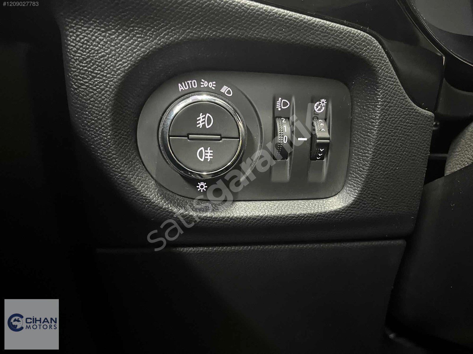 CİHAN MOTORS 2023 Corsa 1.2 30.000 KM HATASIZ BOYASIZ CAM TAVAN