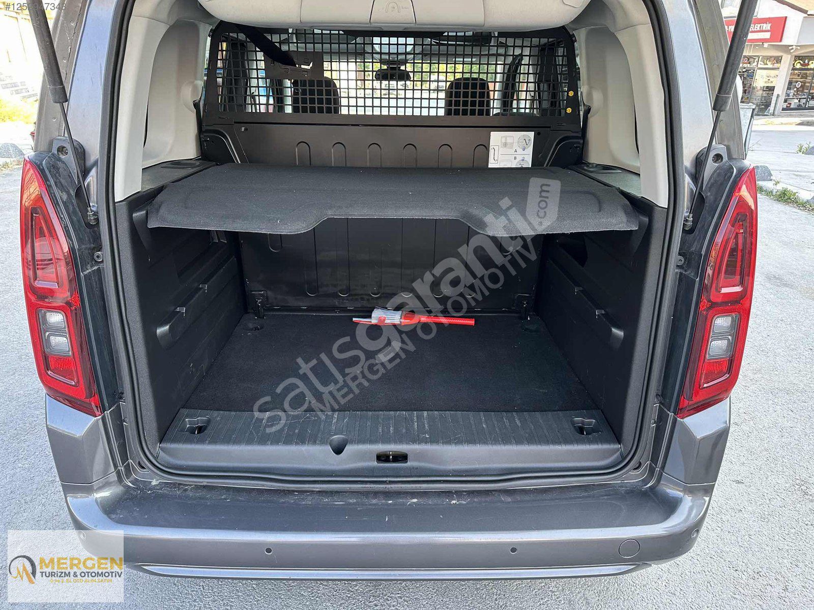 MERGEN OTO'DAN 2023 MODEL OPEL COMBO ELEGANCE FULL+FULL