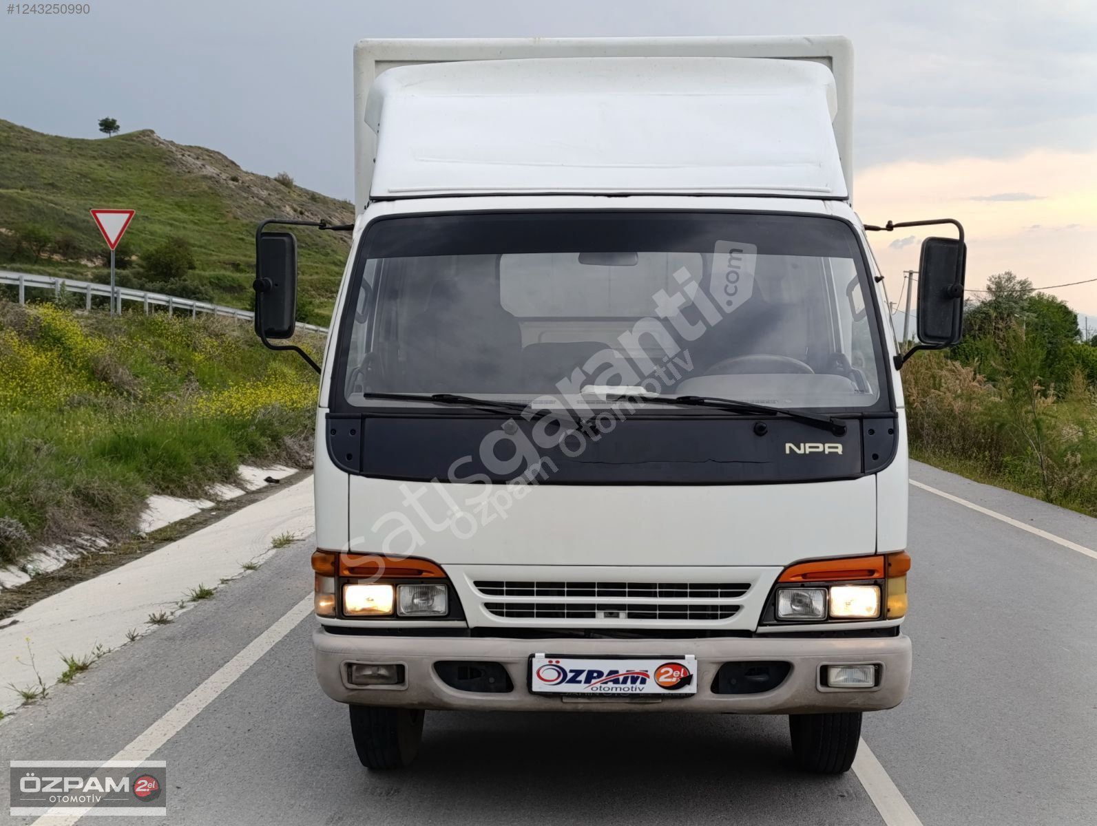 ÖZPAM 2.EL'DEN 1998 ISUZU NPR KAPALI KASA KAMYON