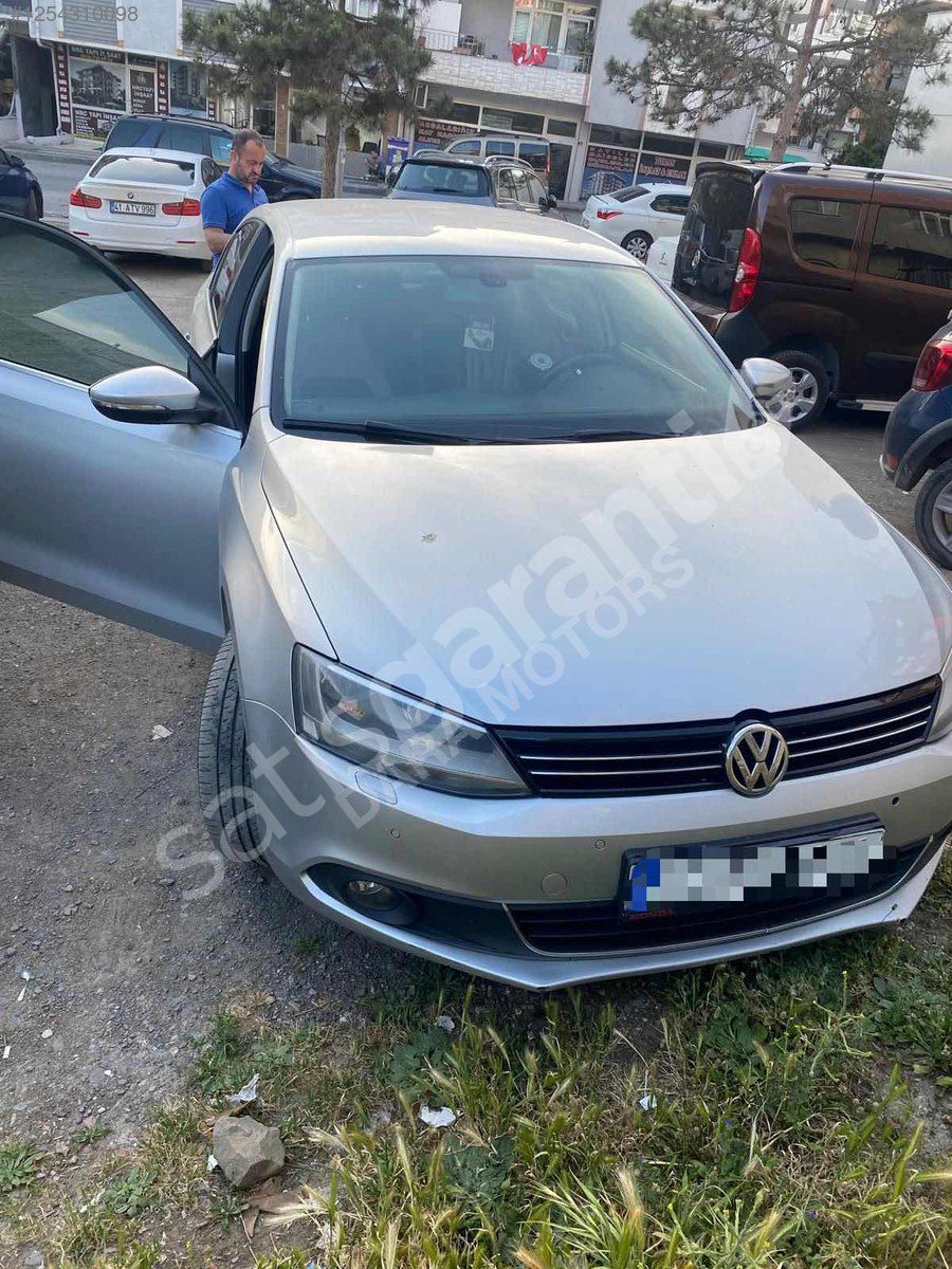 2012 Jetta araba çok temiz 176bin km