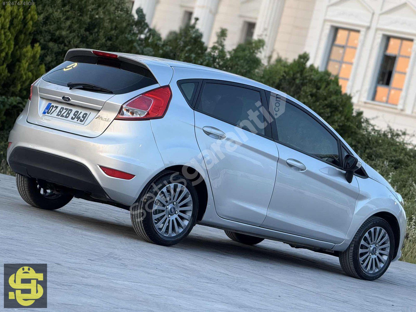 MÜKEMMEL KONDİSYON FORD FİESTA 1.5 DİZEL 146 BİN KM