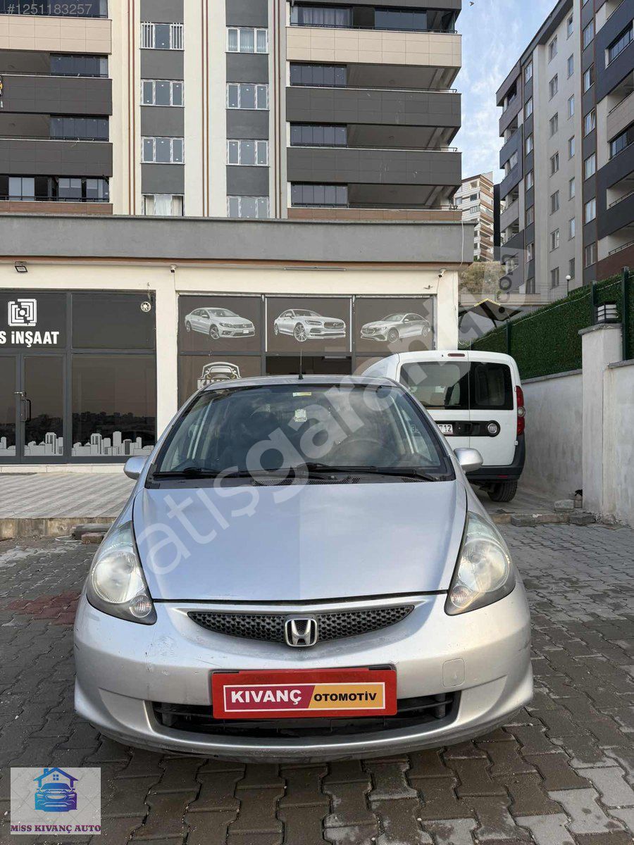 2006 MODEL HONDA JAZZ TEMİZ UYGUN ARAÇ İSTEYENLER İÇİN