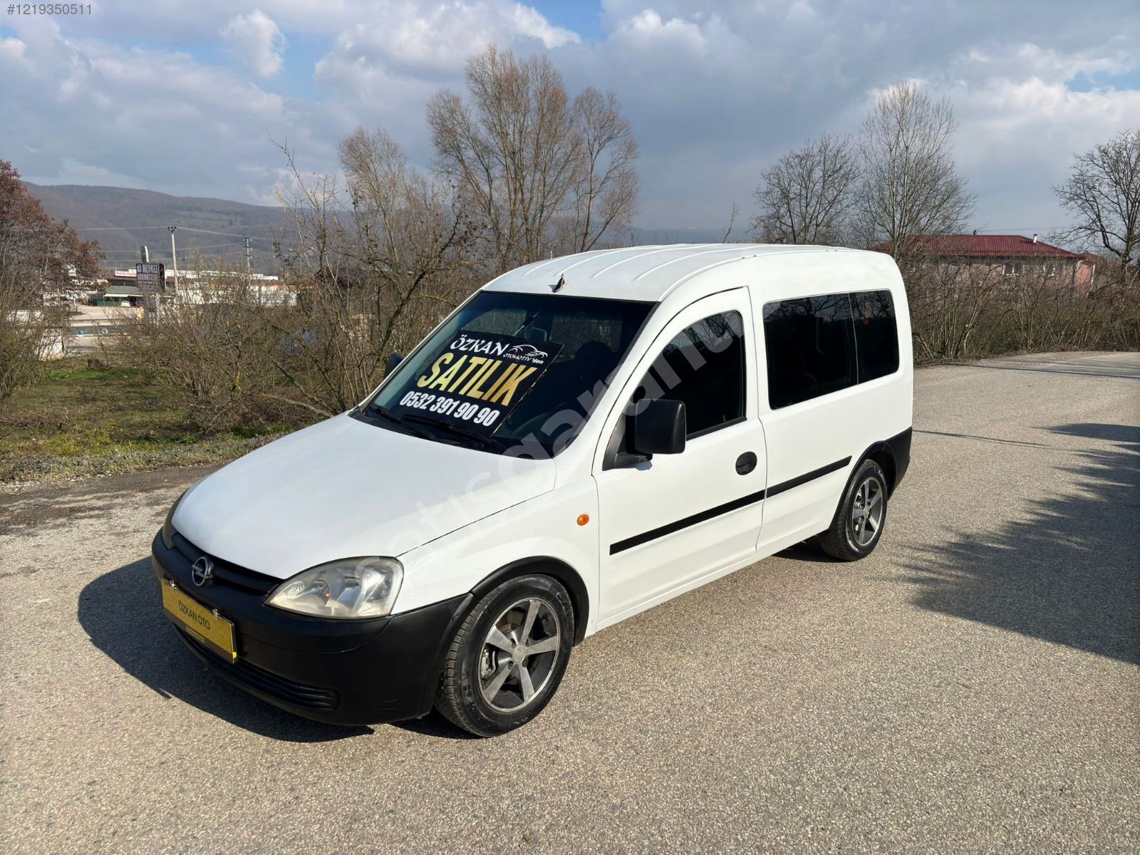 ÖZKAN OTOMOTİV DEN 2002 COMBO 1.7 KLIMALI OTOMOBIL