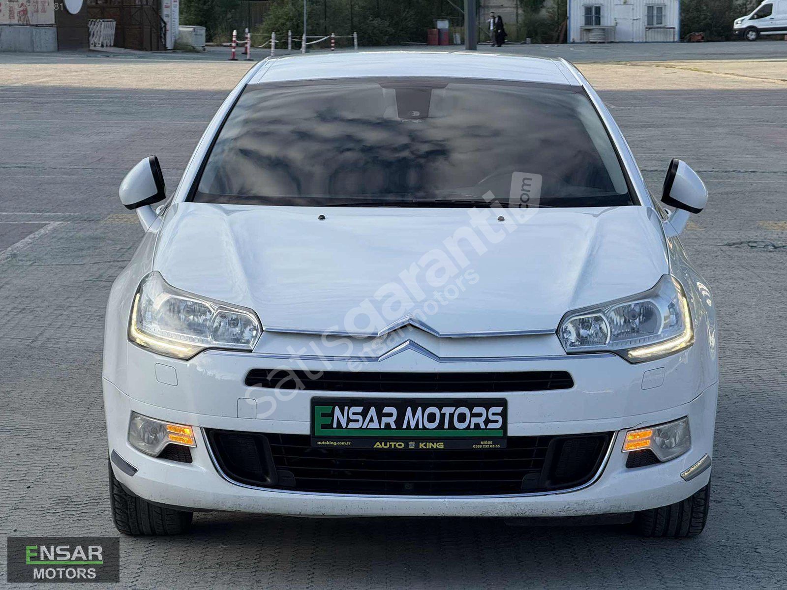 2011 MODEL CİTROEN C5 1.6HDI DİZEL SX PAKET KUSURSUZ TEMİZLİKDE.