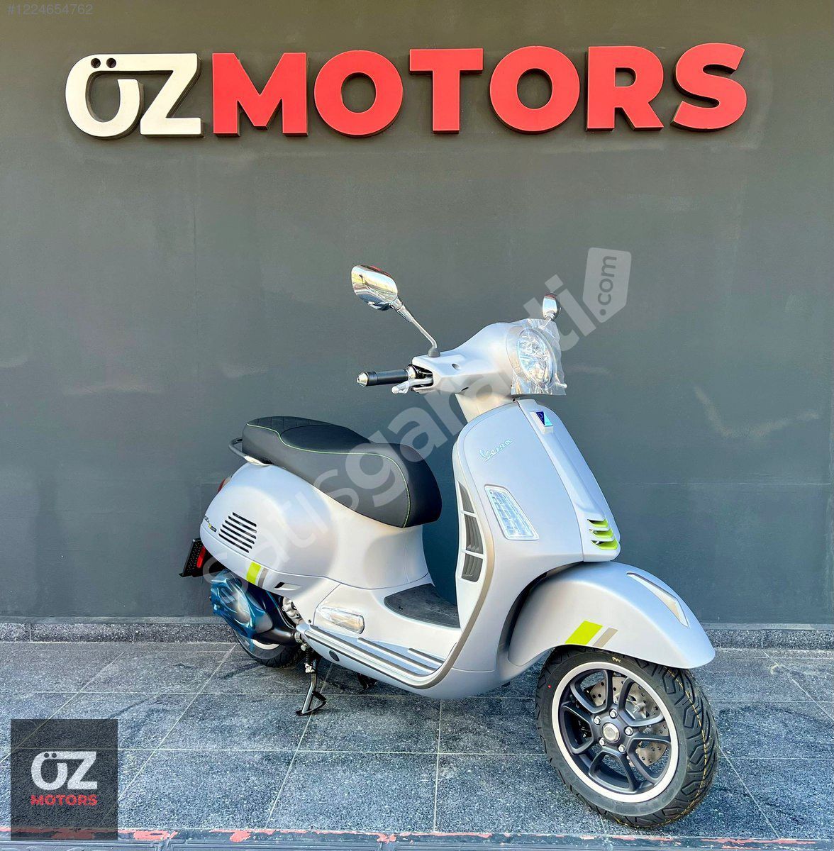 ÖZ MOTORS 2024 VESPA GTS 300 SUPERTECH HATASIZ 9-12 AY K.K VADE