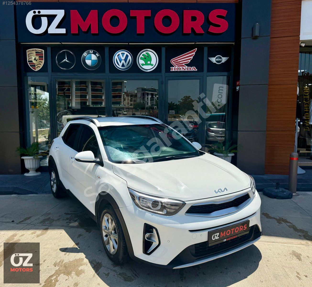 ÖZ MOTORS 2022 KİA STONİC 1.4 MPİ COOL OTOMATİK HATASIZ