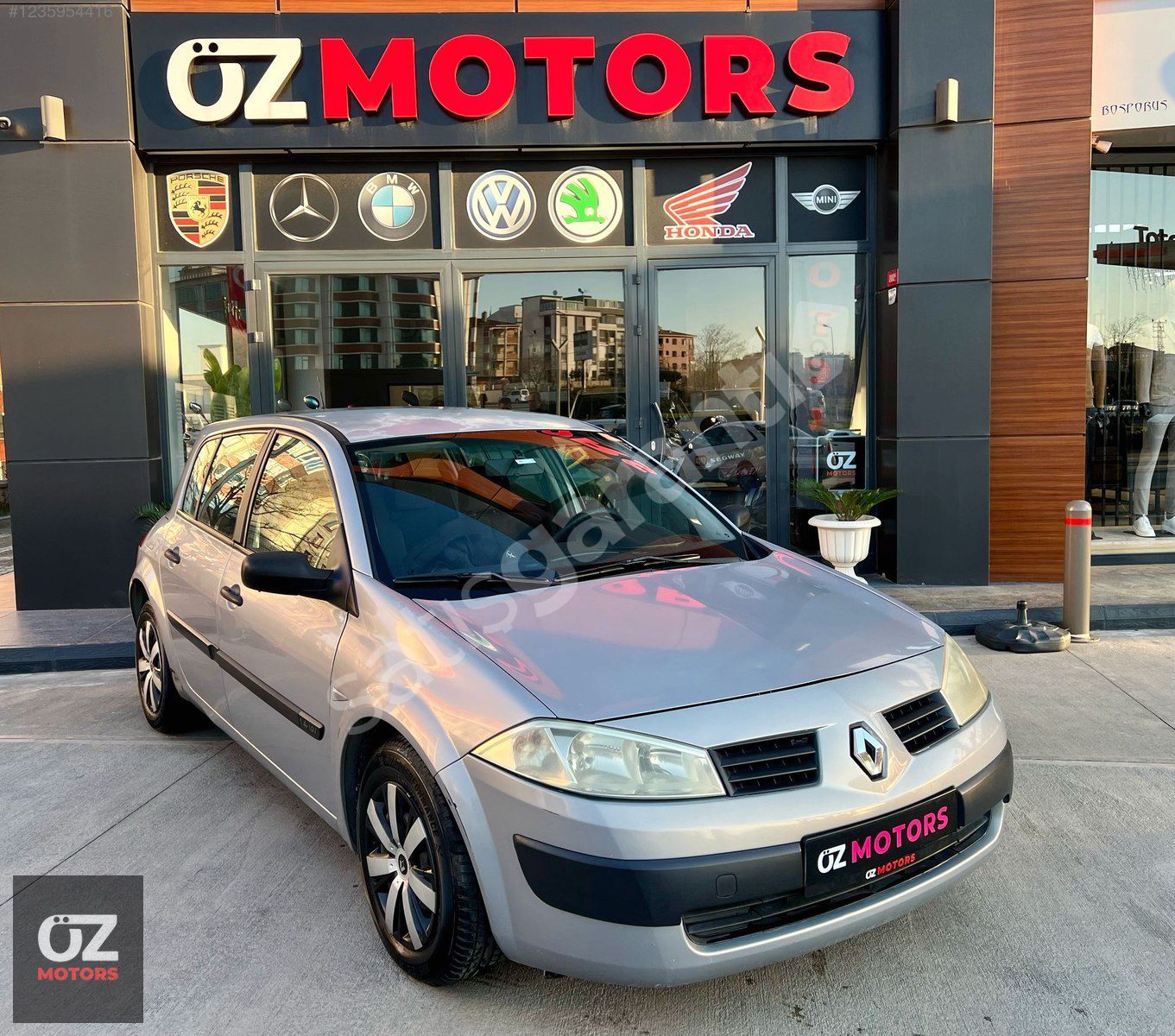 ÖZ MOTORS 2004 MEGANE 1.4 MANUEL TERTEMİZ KUSURSUZ