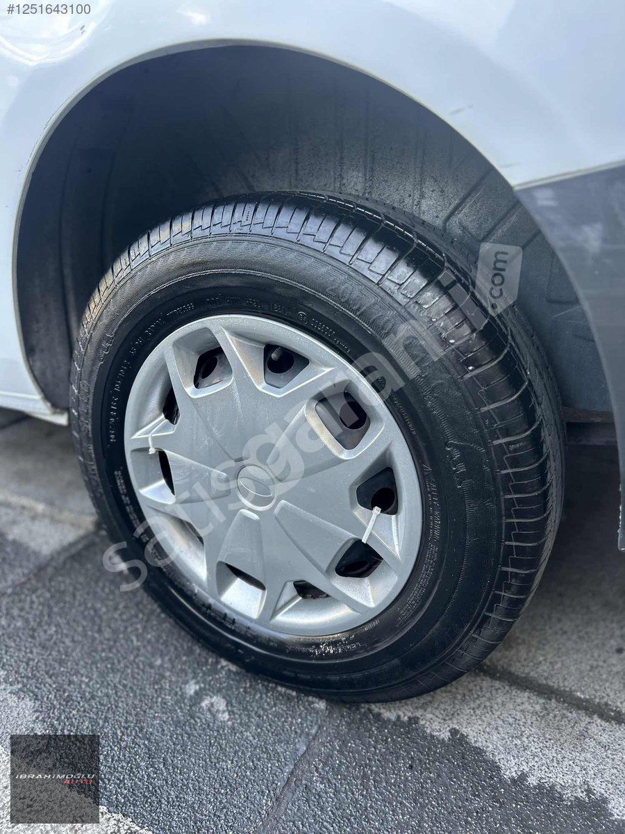 BAKIMLI 2014 FORD CUSTOM BEŞ ARTI BİR CİTYVAN 310L TREND