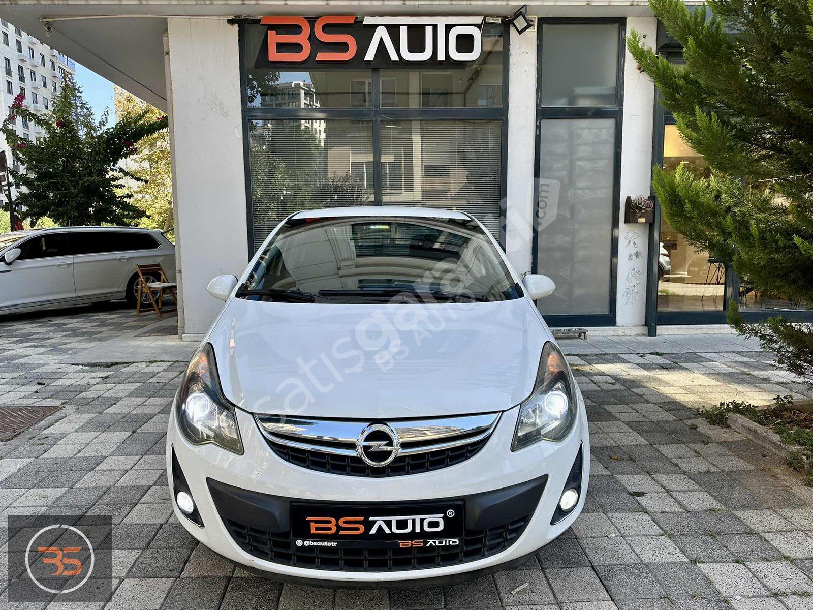 2013 KUSURSUZ CORSA XENON LED %30 PEŞİNAT 36 TAKSİT VADE