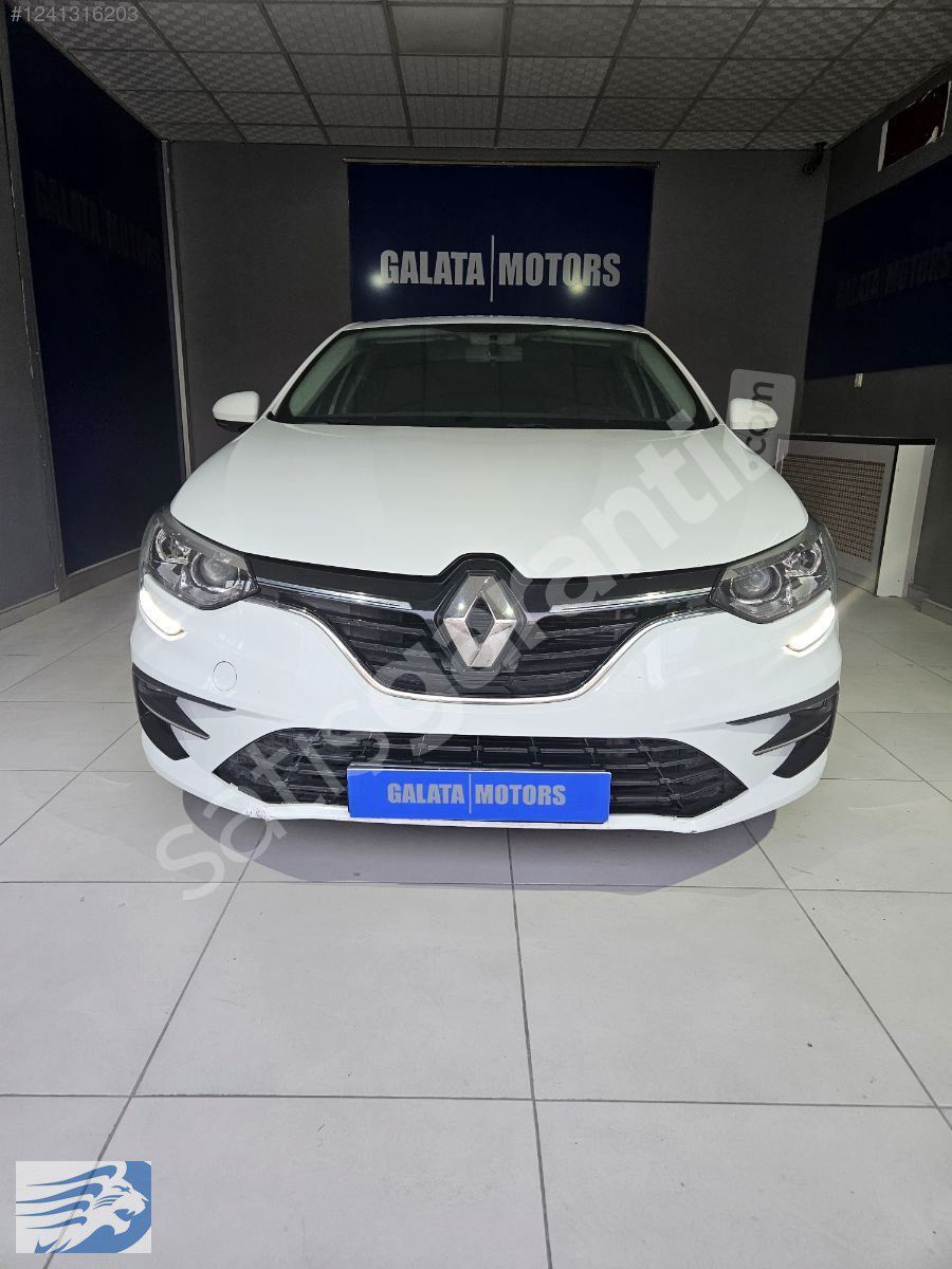 2021 // MEGANE JOY // DİZEL // OTOMATİK // TESLA EKRAN