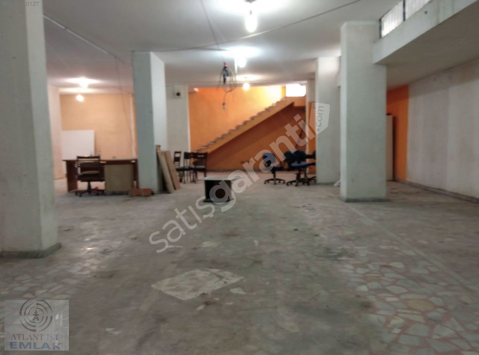 KAYIŞDAĞI MERKEZ DÖRTYOL IŞIKLAR 250M2 SANAYİ ELEKTRİKLİ DÜKKAN