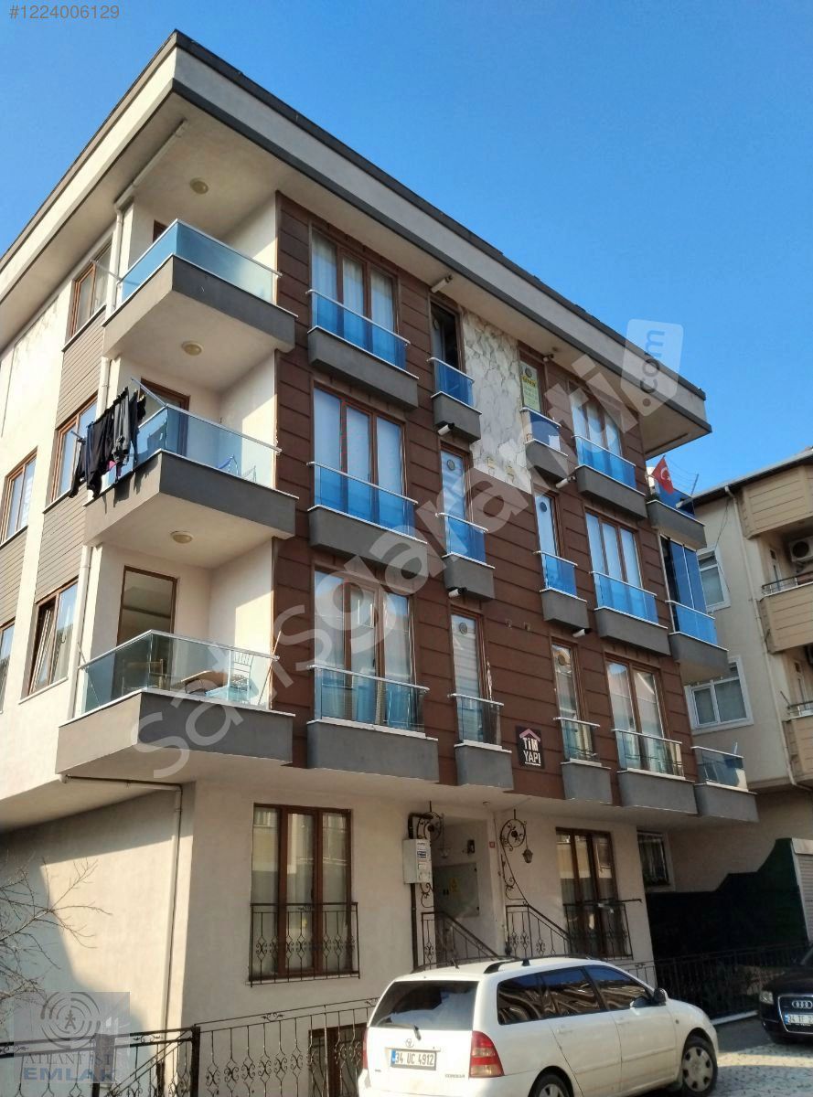 KAYIŞDAĞI MERKEZ DÖRTYOL IŞIKLARDA 3+1 ASANSÖRLÜ İSKANLI DUBLEKS