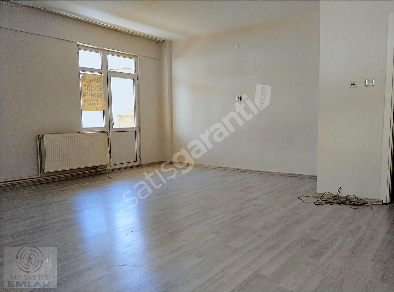 KAYIŞDAĞI DÖRTYOL IŞIKLARDA 140M2 3+1 2.KAT KOMBİLİ BALKONLU