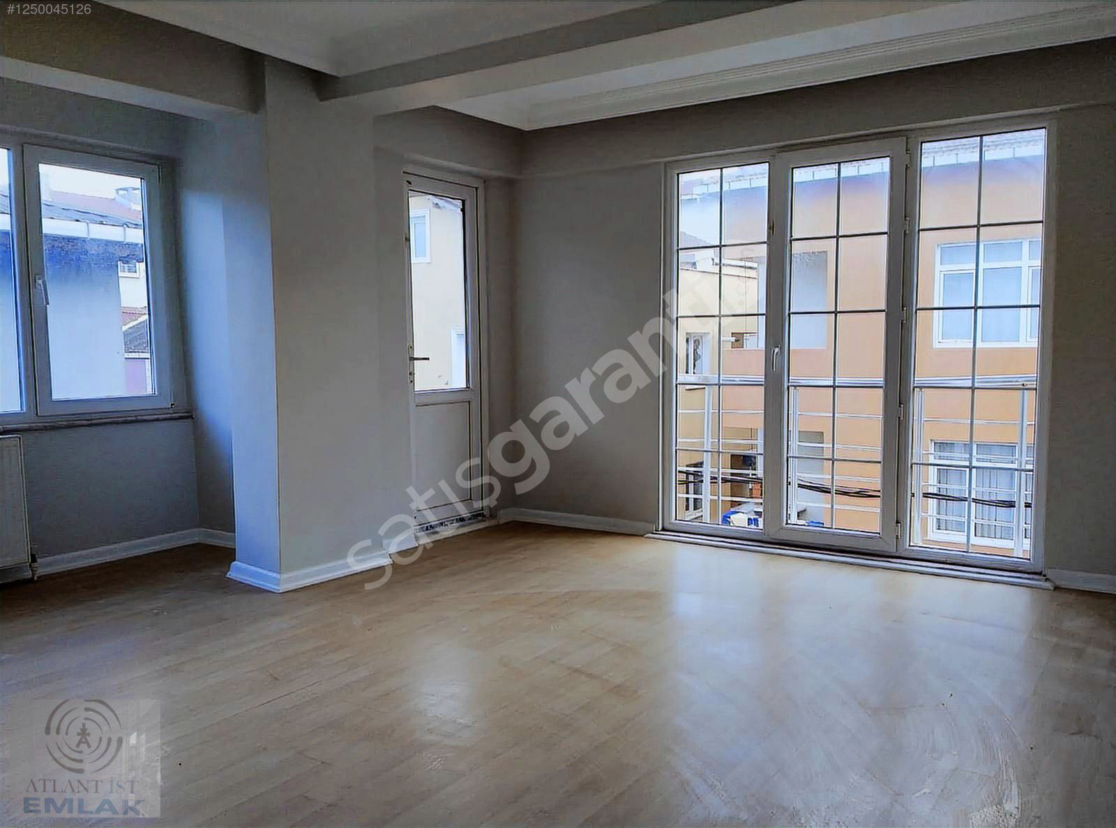 YATIRIMLIK İSKANLI YEDİTEPE ÜNİVERSİTESİNE YAKIN 3+2 ÇİFT KİRACI