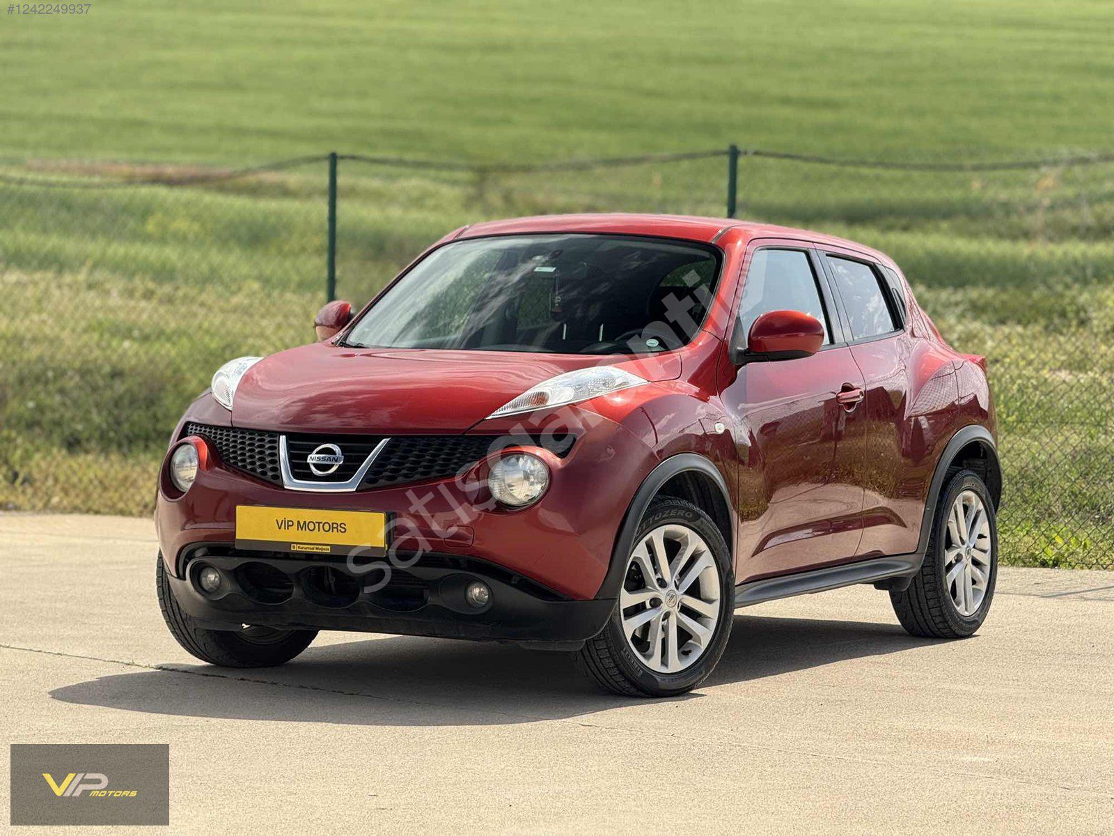 VİP MOTORS DAN DEĞİŞENSİZ 1 PARÇA BOYALI 113 BİN KM DE JUKE