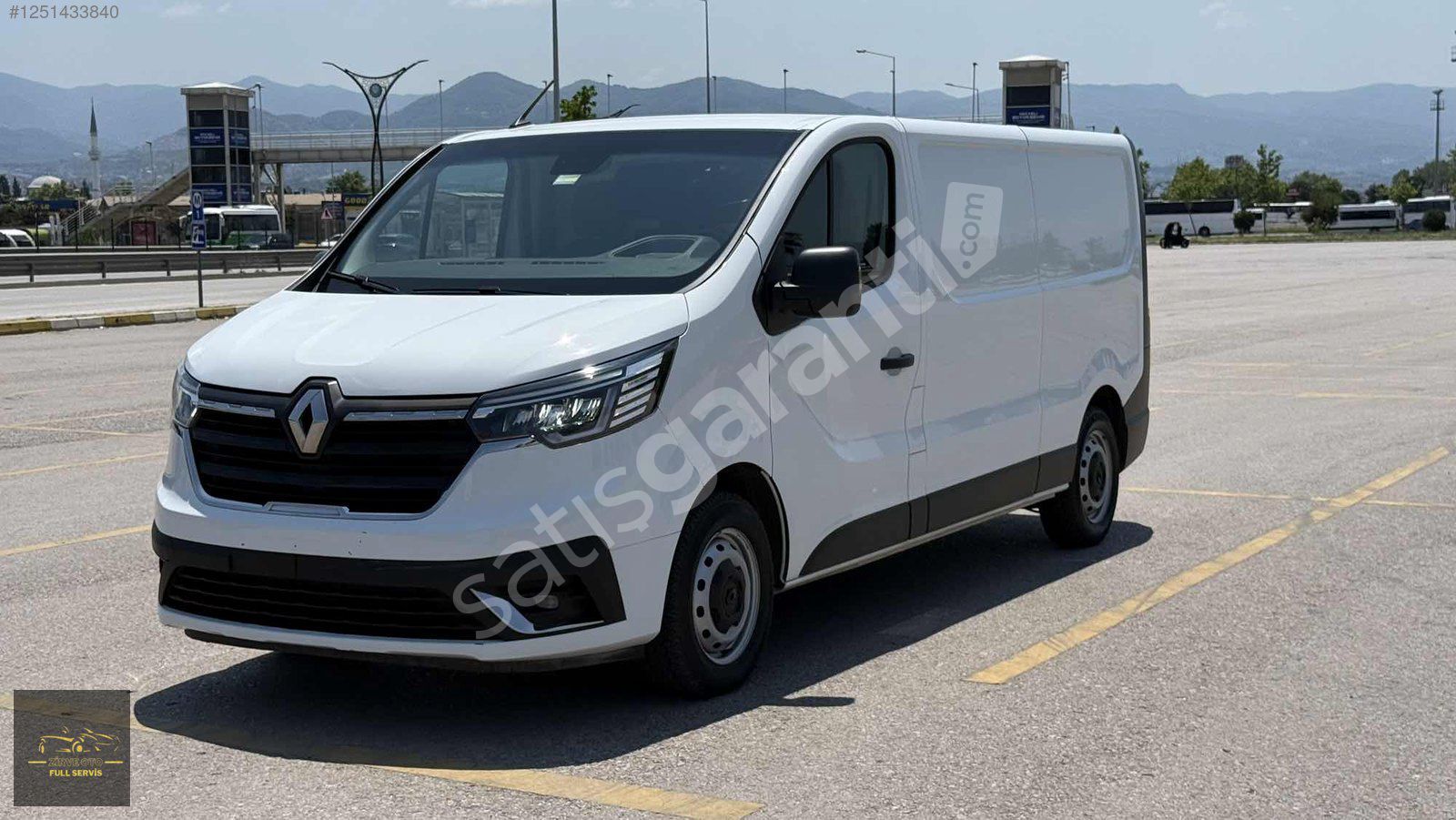 ZİRVE OTODAN 2024 RENAULT TRAFİC