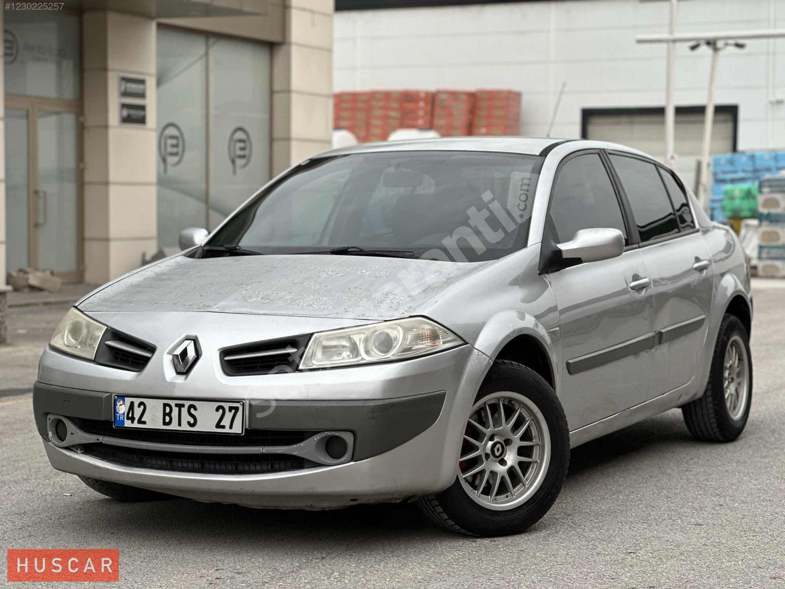 HUSCAR 2009 OTOMATİK DİZEL MEGANE