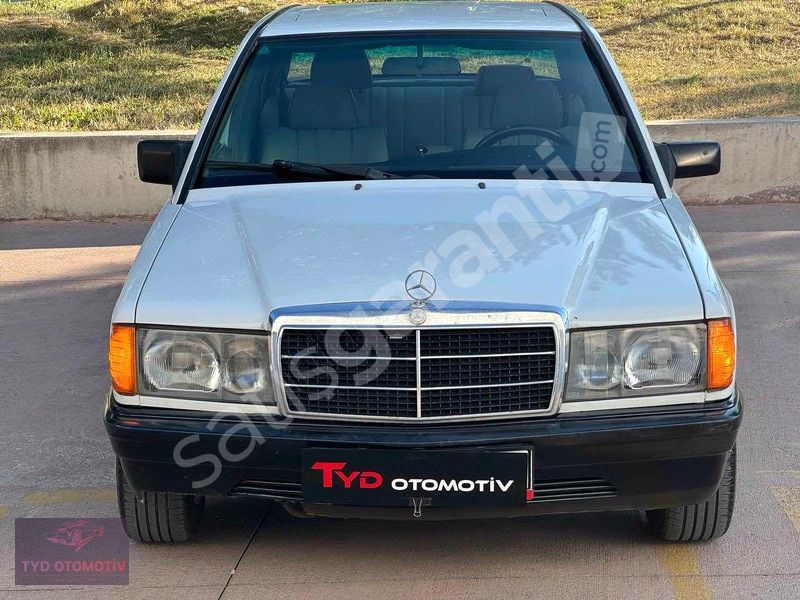 MERCEDES 190D DEĞİŞENSİZ HASTASINA SUNROOFLU