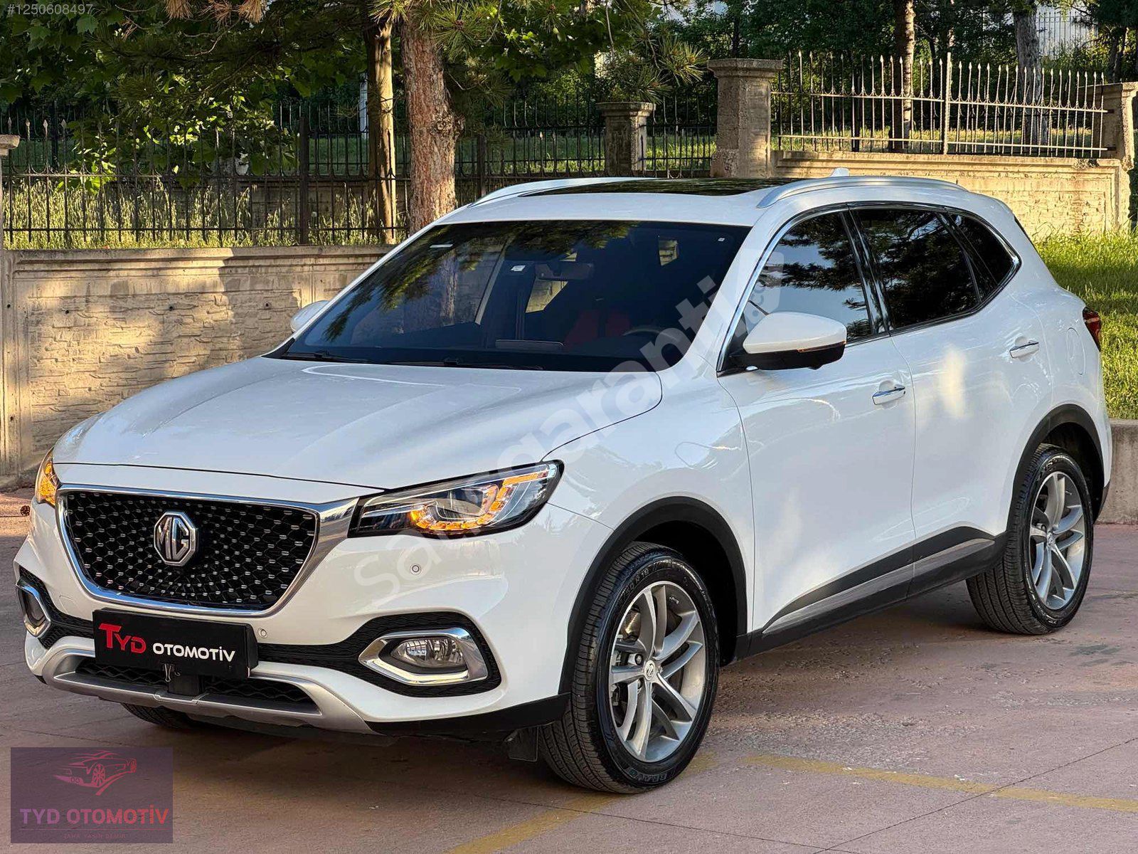 2023 MG LUXURY İÇİ KIRMIZI 10 BİN KM HATASIZ