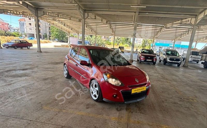 DEGISENSIZ 1.5 DIZEL CLIO HB