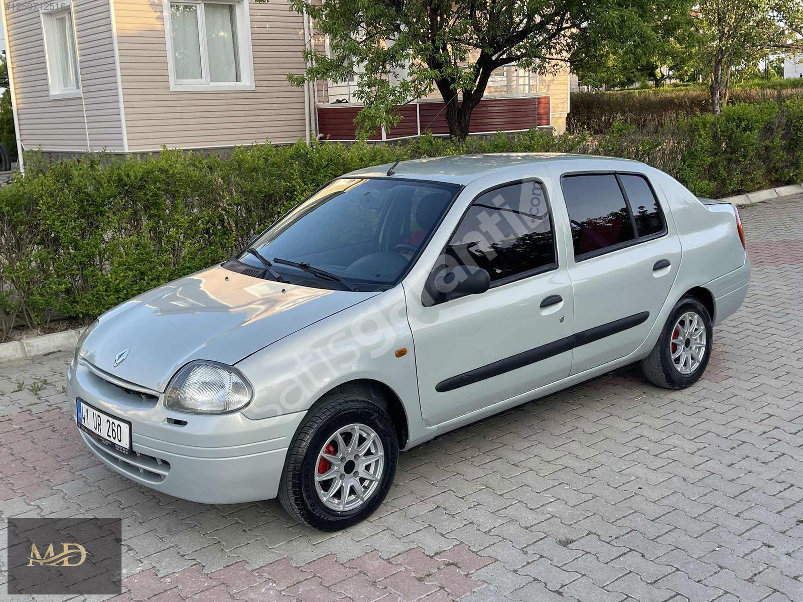 EMSALSİZ TEMİZLİKTE 2001 CLIO 1.4 RNA