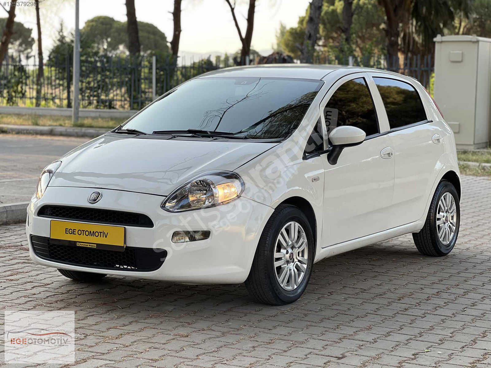EGE OTOMOTİVDEN 2016 FİAT PUNTO 1.4 BENZİN DEĞIŞENSIZ