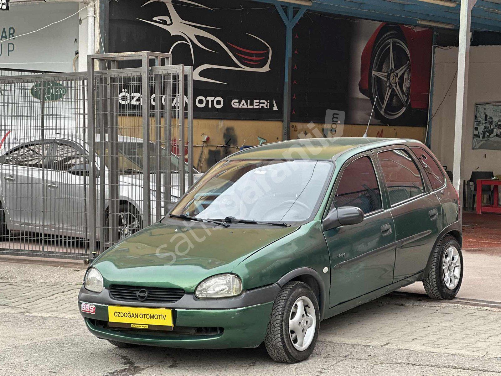 ELDEN VADELİ 1998 MODEL OPEL CORSA