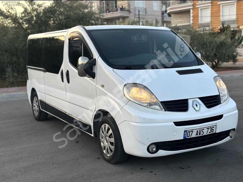 Çift klimalı otomobil ruhsatlı