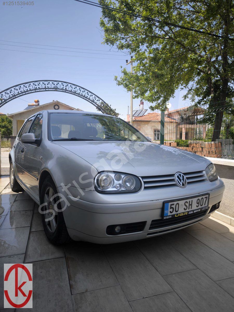 VOLKSWAGEN GOLF 1.6 DEĞİŞENSİZ DÜŞÜK KM