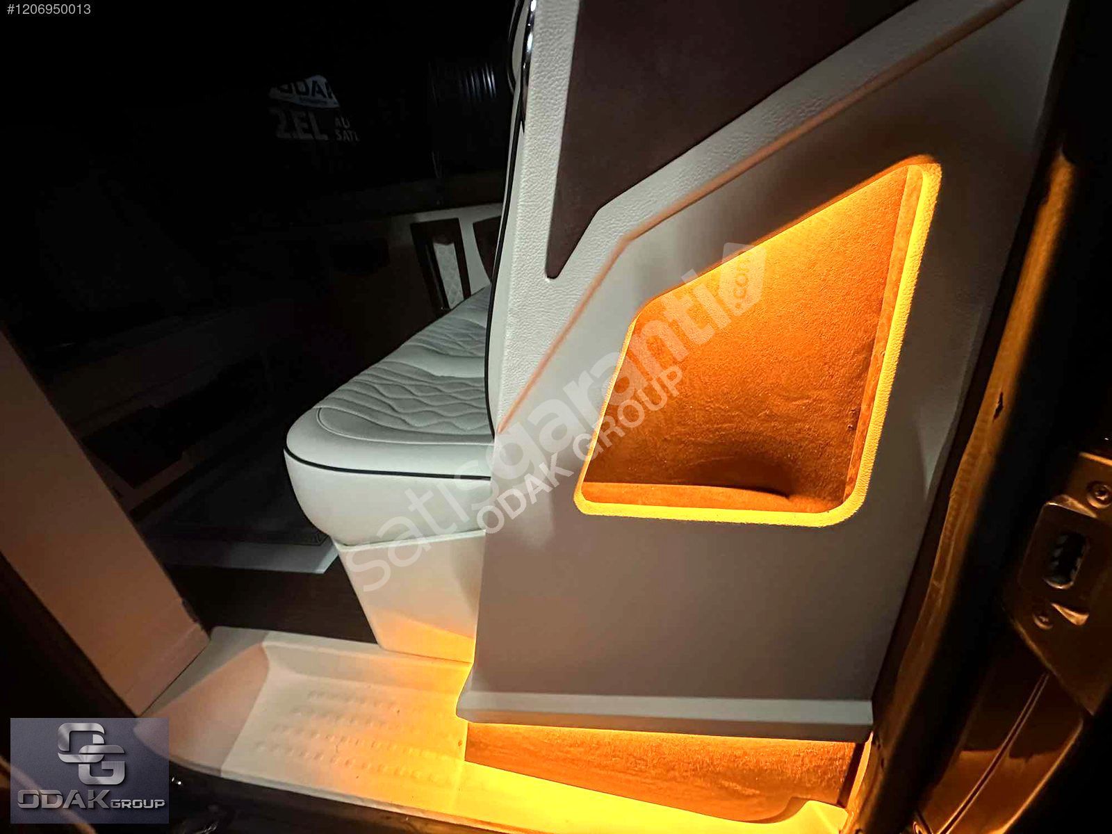TRANSPORTER CARAVELLE VİP 105 LİK UZUN ŞASE 9+1 YAPILI