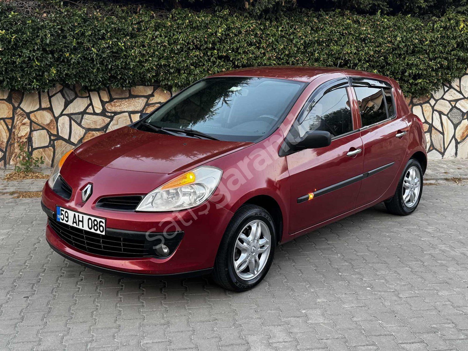 -KMR AUTO-DEĞİŞENSİZ 3PARÇA BOYALI DÜŞÜK KM KLİMALI CLİO 3