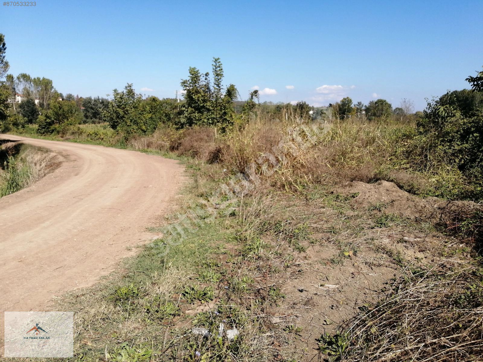 13700 M2 ELEKTRİK SUYA YAKIN RESMİ YOLU MEVCUT SATILIK ARAZİ