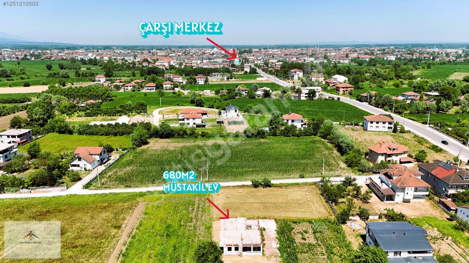AKYAZI MERKEZE YAKIN DOĞAL GAZLI ACİL SATILIK MÜSTAKİL EV