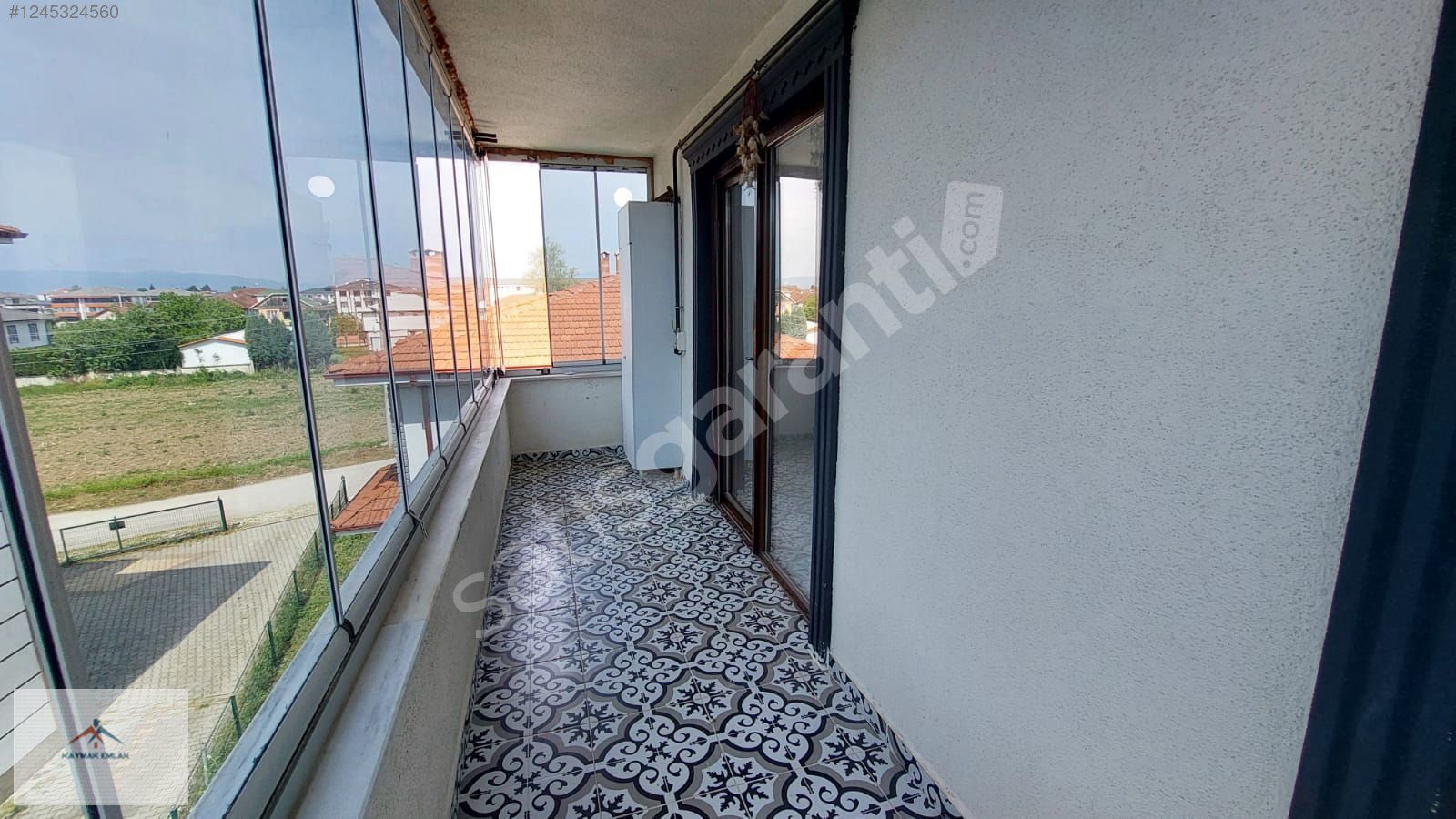 OKULARA KAPALI PAZARYERİNE ÇARŞIYA YAKIN MEMURA KİRALIK DAİRE