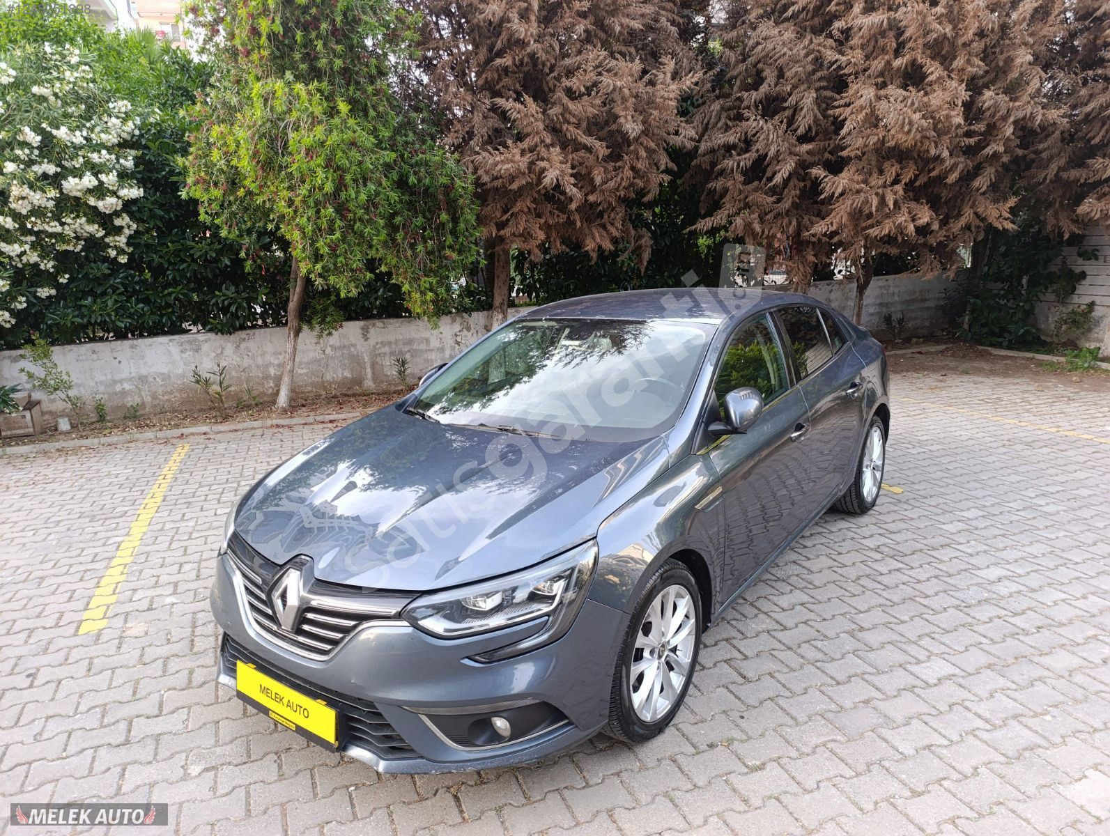 MELEK AUTO'DAN HATASIZ BOYASIZ UYGUN FİYATA MEGANE İCON 1.5 DCI